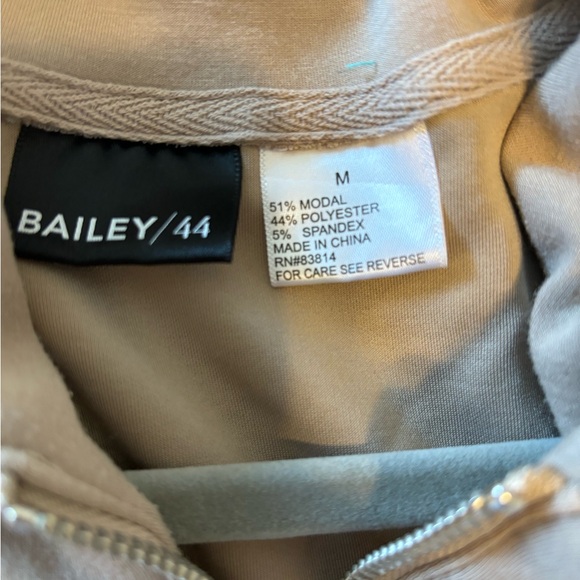 Bailey 44 Women Brown/Athletic Sleeveless Zip-up Collar Neck Blouse Soft Medium - Picture 2 of 5